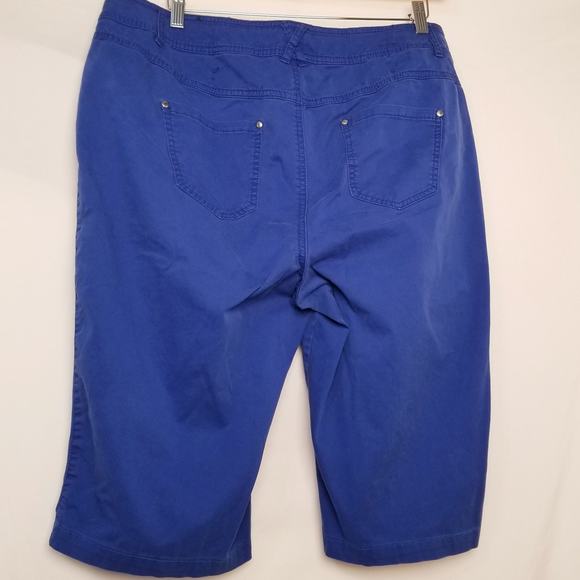 Lane Bryant Women's Cotton Blend Bermuda Shorts Buttons Zipper Pockets Size 18 - Picture 3 of 6